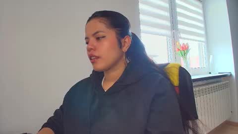 Snapshot of tell_me_goddess chatting on May 12, 8:11 am Amazing SALOME online show from May 12, 8:11 am