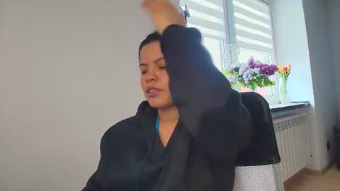 Snapshot of tell_me_goddess chatting on May 15, 8:32 am Amazing SALOME online show from May 15, 8:32 am