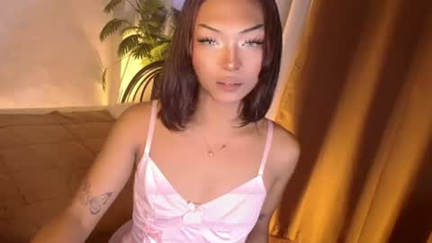 Snapshot of temptation_ashley chatting on July 6, 7:05 am temptation_ashley online show from July 6, 7:05 am