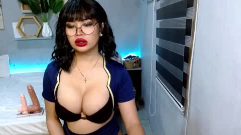 Snapshot of temptationlollipop chatting on December 13, 11:28 pm kath online show from December 13, 11:28 pm