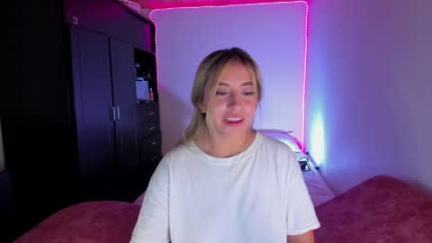 Sara online show from April 11, 5:12 am