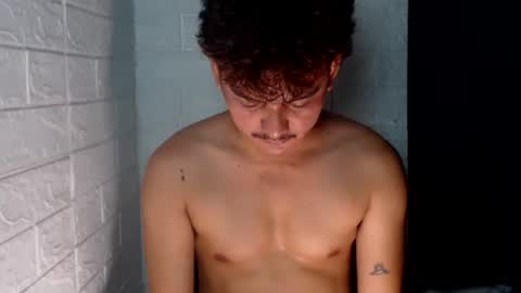 Snapshot of tempting_jon chatting on April 5, 2:53 am tempting_jon online show from April 5, 2:53 am