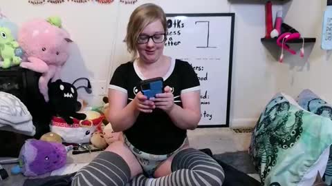 Pixie and Tentacle Overlord online show from November 26, 11:17 pm