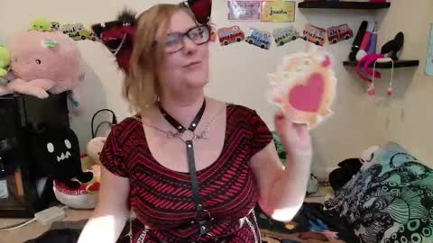 Pixie and Tentacle Overlord online show from February 2, 11:14 pm