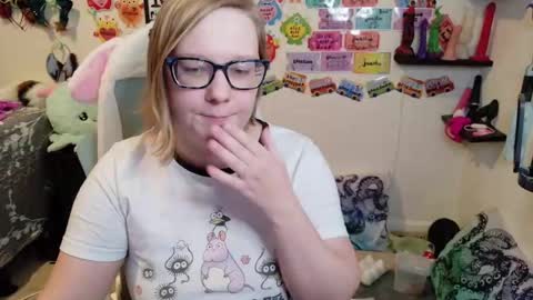 Pixie and Tentacle Overlord online show from February 20, 11:38 pm