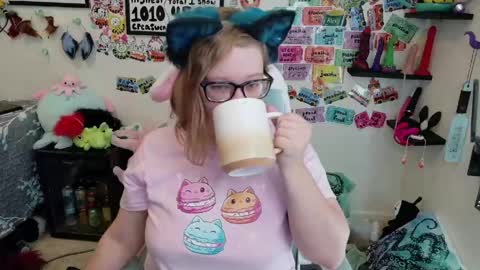 Pixie and Tentacle Overlord online show from April 22, 7:15 pm