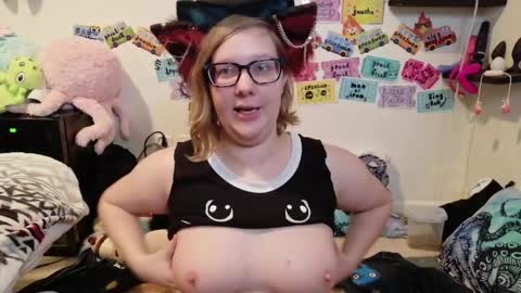 Snapshot of ten_tickle_pixie chatting on May 19, 1:56 am Pixie and Tentacle Overlord online show from May 19, 1:56 am