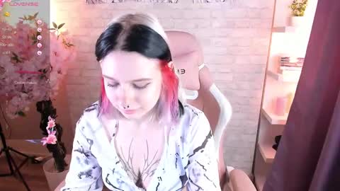  Sue  online show from November 8, 3:45 pm