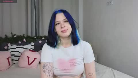 Snapshot of tender__kitty chatting on December 20, 3:19 pm Sue online show from December 20, 3:19 pm