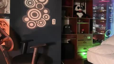 Snapshot of teo_369 chatting on December 17, 8:48 pm Teo online show from December 17, 8:48 pm