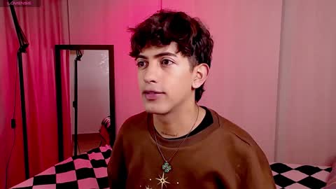 Snapshot of teobrowny_ chatting on January 4, 1:53 pm teo brown Independent model online show from January 4, 1:53 pm
