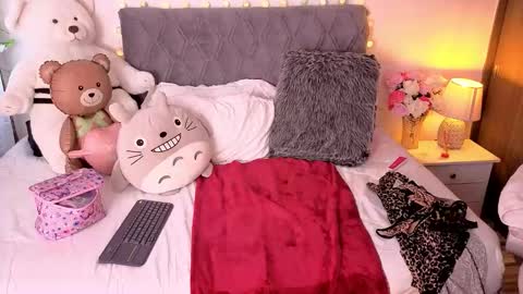 Emily online show from February 20, 4:51 pm