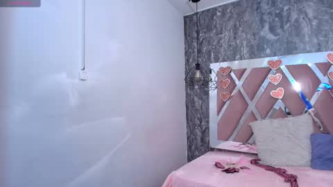 Terra Elowen online show from September 21, 11:45 am