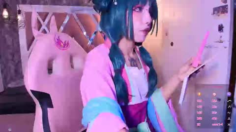 Terra Elowen online show from October 31, 12:50 pm