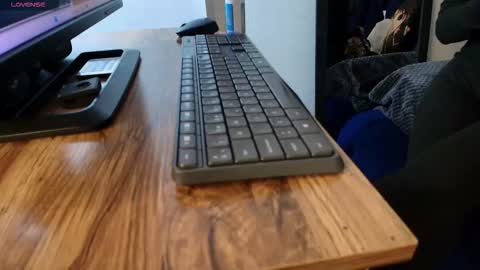 Terra Elowen online show from December 4, 11:30 am