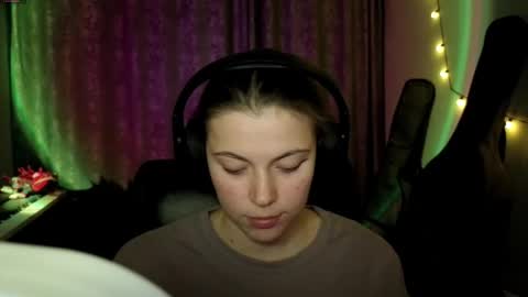 Anny Simpson online show from March 29, 8:09 pm