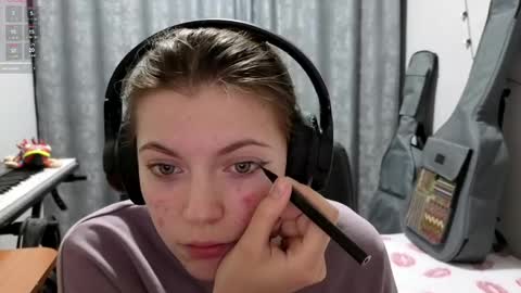 Anny Simpson online show from April 15, 8:20 pm