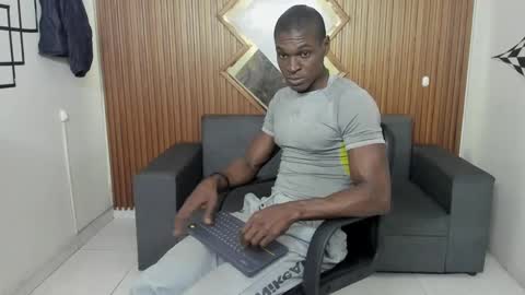 Snapshot of terranze_z chatting on January 20, 7:46 pm terranze_z online show from January 20, 7:46 pm