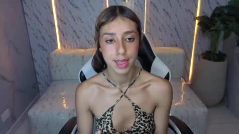 Snapshot of terry_tx chatting on October 25, 1:46 am Online 800 to 1400 online show from October 25, 1:46 am