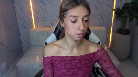 Snapshot of terry_tx chatting on October 25, 2:24 pm Online 800 to 1400 online show from October 25, 2:24 pm