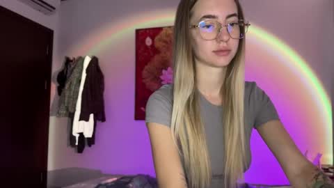 Snapshot of tessa_calmness chatting on May 27, 2:52 am tessa_calmness online show from May 27, 2:52 am