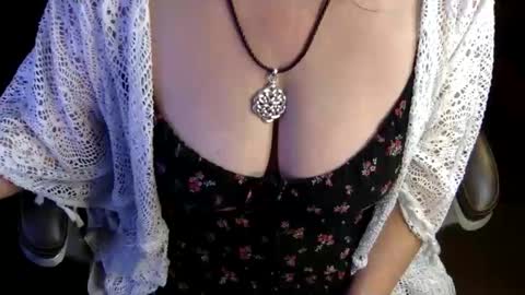 Snapshot of tessa_foxxx chatting on November 6, 2:45 am tessa_foxxx online show from November 6, 2:45 am