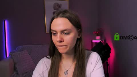 Snapshot of tessa_hit chatting on November 9, 4:38 pm Tessa online show from November 9, 4:38 pm