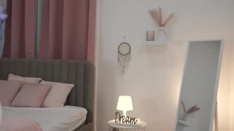 Tessa online show from December 21, 2:13 pm