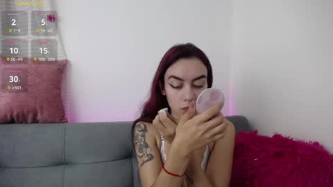 Snapshot of tessafoxie chatting on May 22, 11:16 am Tessa foxie online show from May 22, 11:16 am