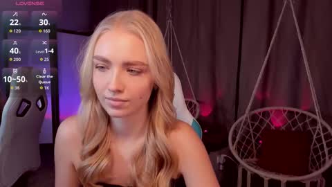 TessaHamilton online show from November 21, 9:19 am