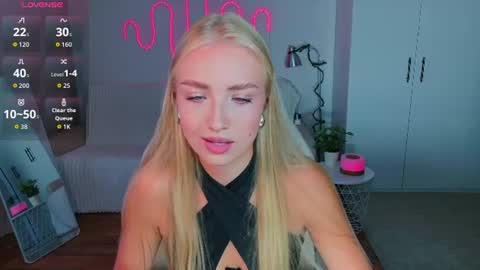 Snapshot of tessahamilton chatting on July 10, 1:03 pm TessaHamilton online show from July 10, 1:03 pm