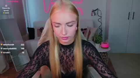 Snapshot of tessahamilton chatting on August 3, 9:04 am TessaHamilton online show from August 3, 9:04 am