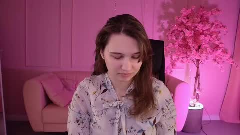 Tessa online show from April 21, 5:36 am