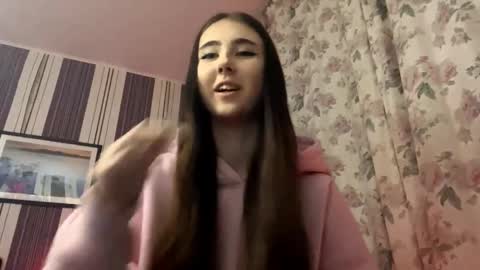 Snapshot of tesscanute chatting on December 13, 8:14 pm Tess online show from December 13, 8:14 pm