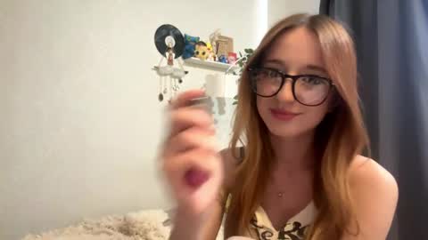 Snapshot of tessiekrenek chatting on May 21, 9:05 am Asya online show from May 21, 9:05 am