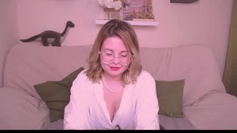 TESSA online show from December 26, 7:03 am