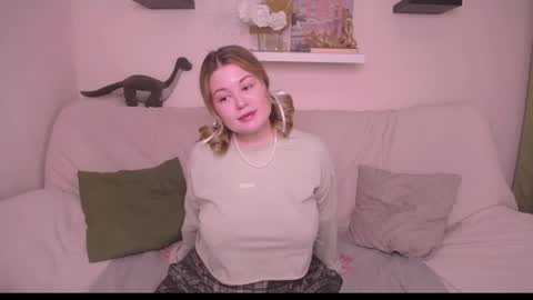 TESSA online show from December 30, 3:25 am