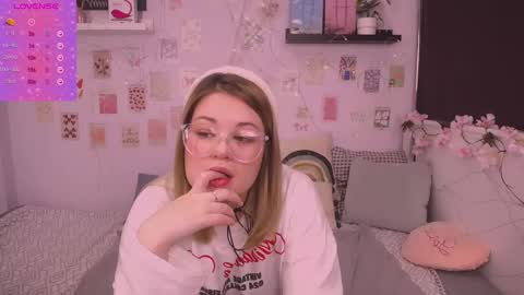 TESSA online show from January 3, 3:05 am