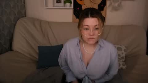 TESSA online show from January 4, 3:07 am