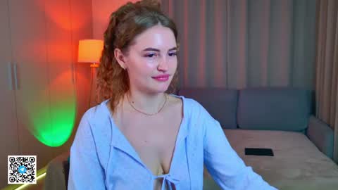 Snapshot of tesssahart chatting on June 16, 12:30 pm TessaHart online show from June 16, 12:30 pm