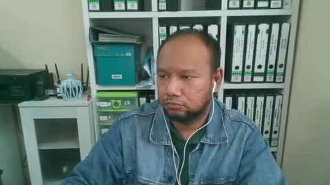 yours online show from December 13, 4:22 am