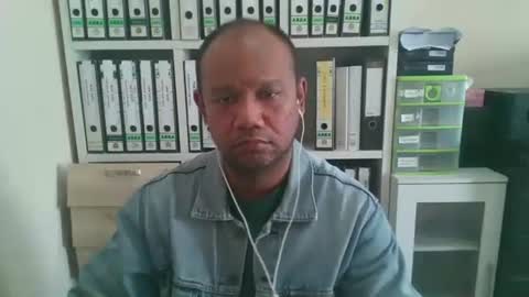 yours online show from April 9, 7:14 am