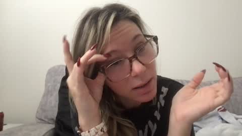 Daphne Summers online show from November 10, 3:33 pm