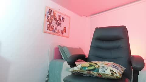 texas_curvykitten online show from March 1, 9:00 am