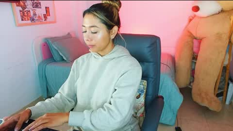 texas_curvykitten online show from April 12, 9:47 am