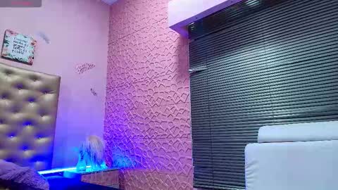 teylor_lovee online show from December 17, 3:56 am