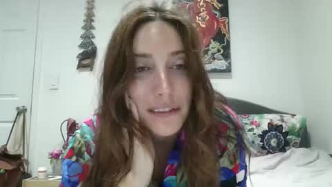 Snapshot of tfeather0532 chatting on May 26, 2:18 am Tessa online show from May 26, 2:18 am