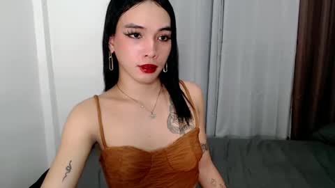 Snapshot of tgirl_jasmine1 chatting on February 12, 1:37 pm Vanessa online show from February 12, 1:37 pm