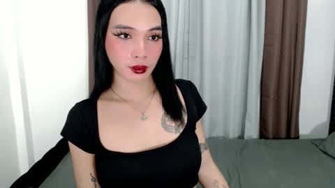 Snapshot of tgirl_jasmine1 chatting on February 17, 8:19 am Vanessa online show from February 17, 8:19 am