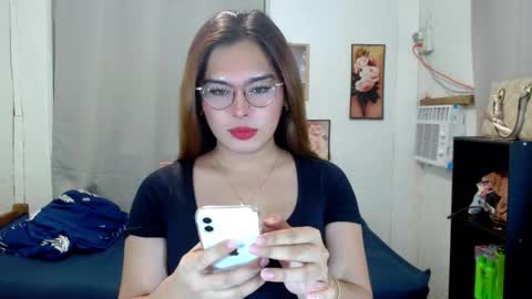 Snapshot of tgirlselena chatting on November 17, 1:50 pm tgirlselena online show from November 17, 1:50 pm